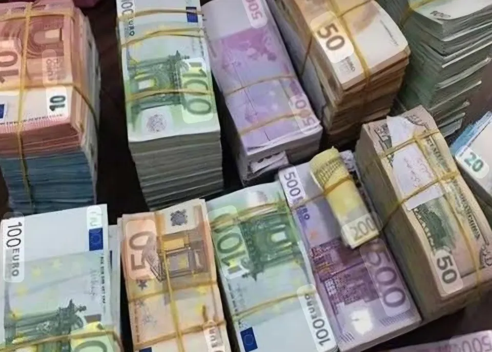 26 000 000 € ... 7500 fiches de salaire 