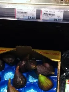 Hyper U Rond-Point Martinique : 49,47 € le kilo de figues "fraîches"
