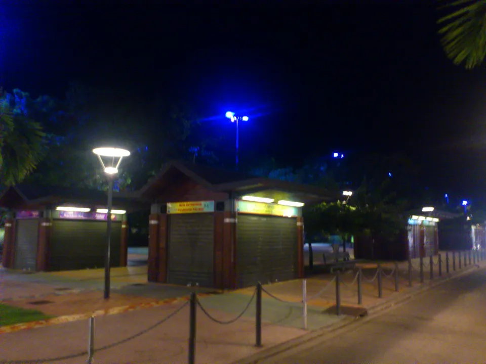 Fort-de-France By Night.... quelle affreuse tristesse