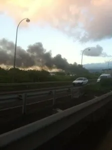Grave incendie à la zone industrielle de la lézarde au Lamentin en #Martinique