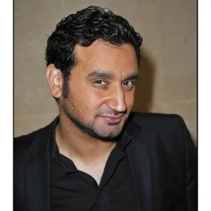 En plein JT Cyril #Hanouna fait une déclaration d'amour à la #Guadeloupe et à Ludivine #Guiolet