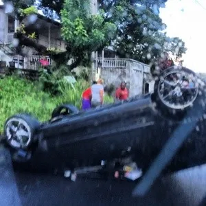 Accident spectaculaire à Fond Bernier en #Martinique