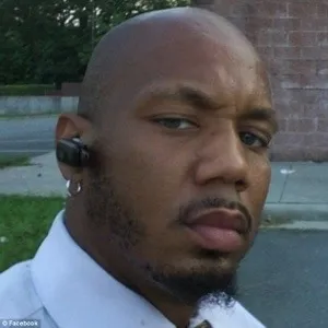 Le rappeur américain  Christ #Bearer aka Andre #Johnson se coupe le sexe et tente de se suicider