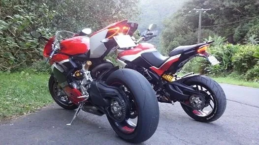 #Ducati Tour 2014 in #reunionisland #drawconcept #totalcovering #team974
