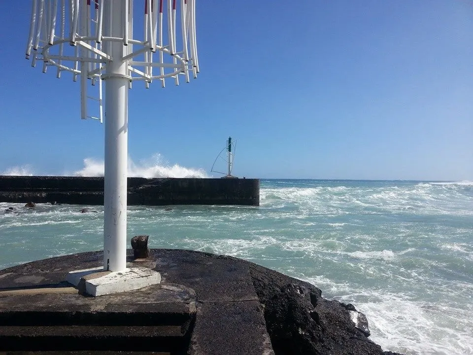 La houle à Saint-Gilles à l'île de La Réunion