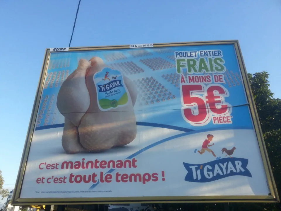 Un poulet entier frais à moins de 5 € pièce c'est possible dans les DOM mais... uniquement à l'île de La Réunion