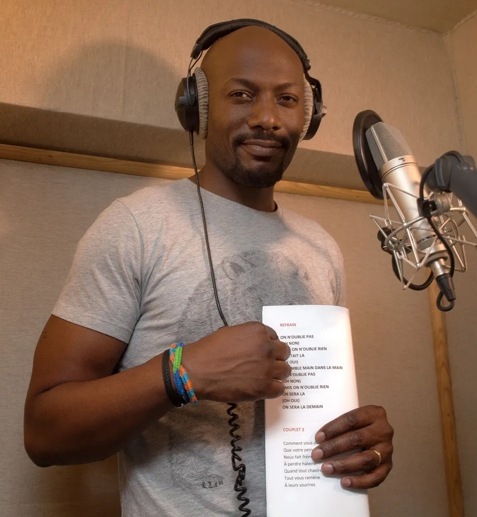 Harry #Roselmack offre sa voix