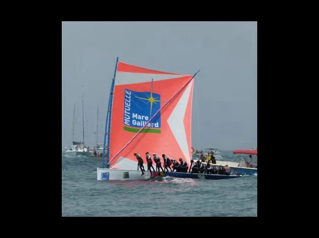 Mutuelle Mare Gaillard remporte le prologue de la trentième édition du Tour des yoles rondes de la #Martinique