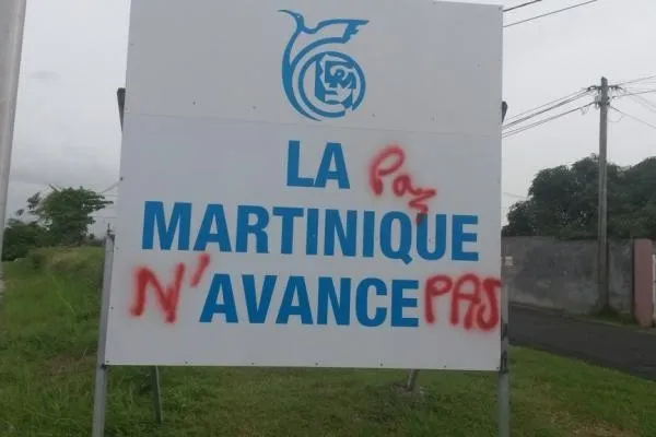 "La Martinique n'avance pas"... Et la Région #Martinique porte #plainte