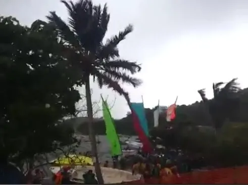 #TDY2014...#Bertha arrive...le Tour de la #Martinique des yoles rondes met les voiles