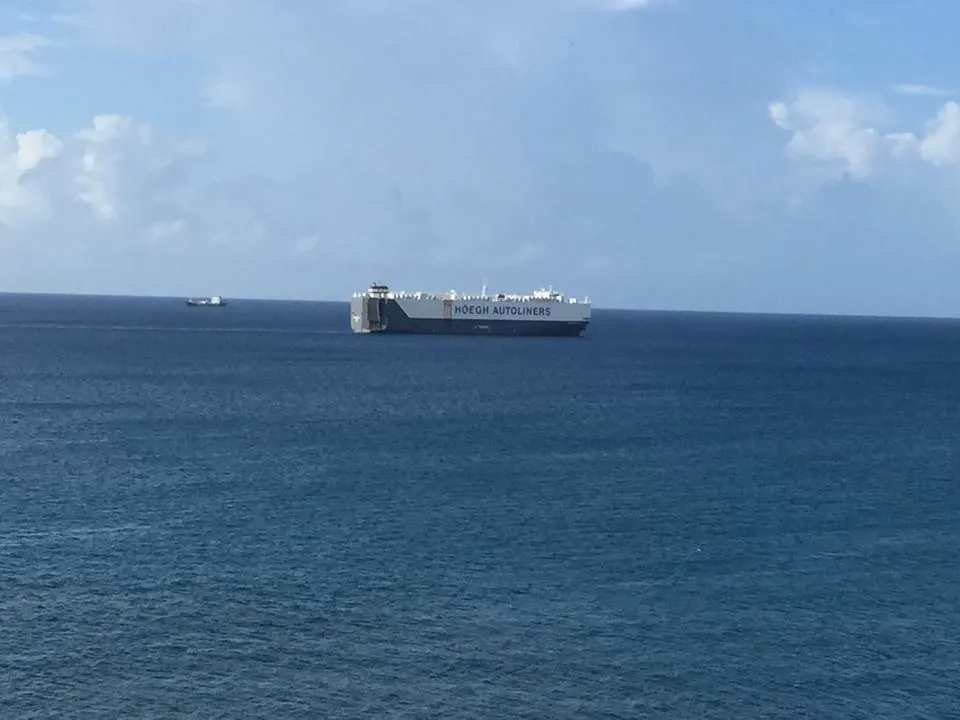 La #Martinique avance et chante "Letchimia joli bato bel bato a ki an la rad la ..."