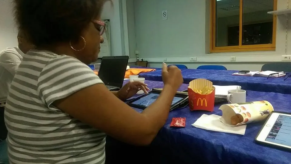 Catherine #Conconne préfère le Cathou-Burger de McDonald's