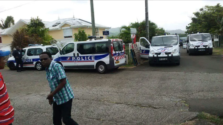 Live : intervention des forces de #police à la #fourrière en #Martinique