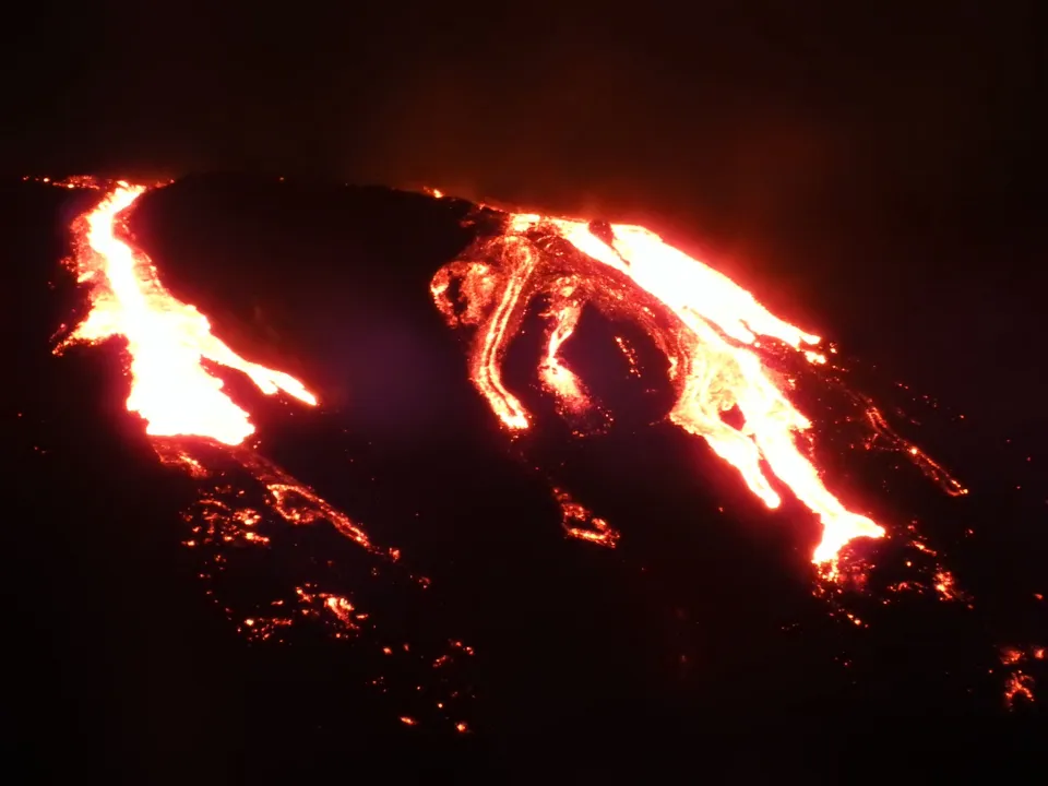 Le piton de la Fournaise surfe sur le débris du vol HM370