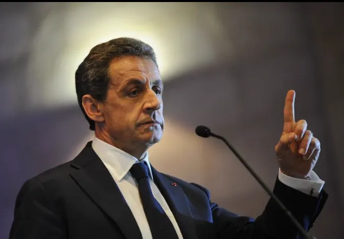 Nicolas Sarkozy mis en examen...que celui qui est contre ça lève le doigt