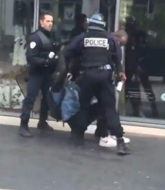 Comment apprendre le code du travail au noir au coeur de la France pays des droits de l'homme blanc?