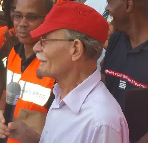 Martinique : Alfred Marie-Jeanne éteint le feu des pompiers
