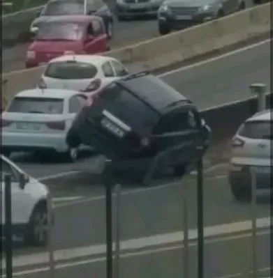 Martinique : destin médiatique d'un 4x4 qui s'affiche en mode 4x3