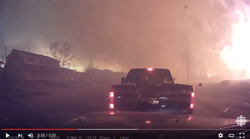 Canada : évacuation d'une ville. (vidéo)