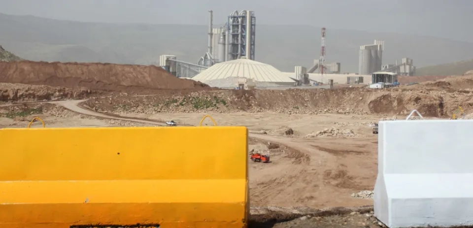Lafarge finance Daesh pour faire du business ! WTF