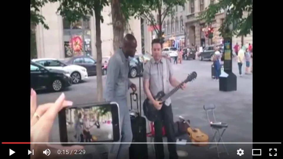 Seal en duo à Montréal, dans la rue. (vidéo)