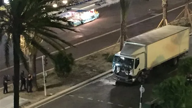 Attentat à Nice. "Des dizaines de morts". WTF.