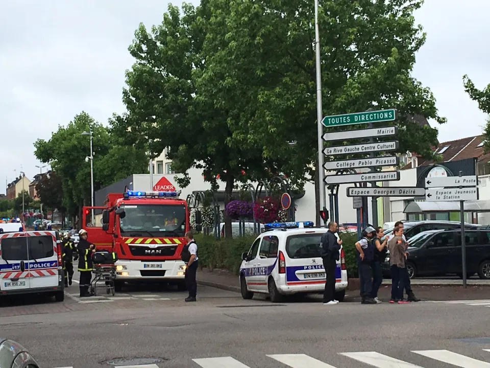 Prise d'otage dans une église : trois morts (live)