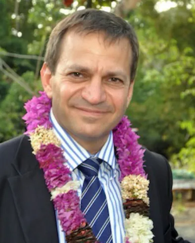 OUF. Patrick Karam quitte le "puissant" lobby ultramarin (Le CREFOM) pour grandir avec un nain puissant (Nicolas Sarkozy)