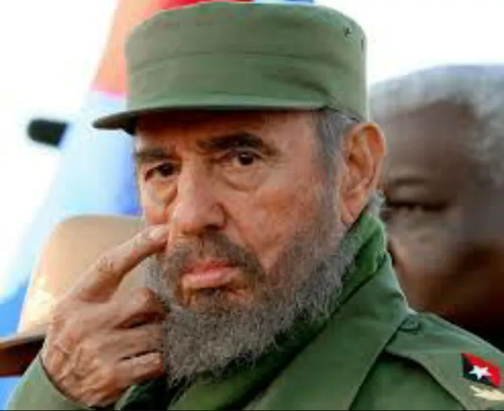 Fidel i té la