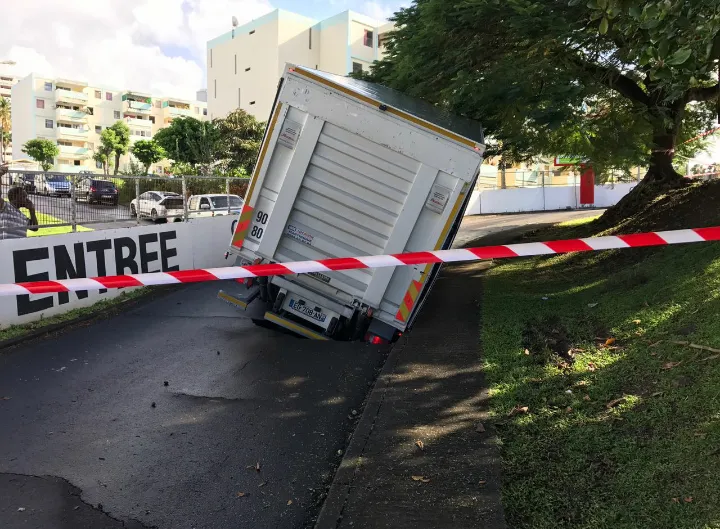Le pichon des camions renversés se poursuit en Martinique