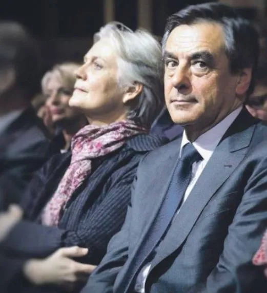 Penelopegate  : la pétition qui demande au couple de «rendre les 500.000 euros»