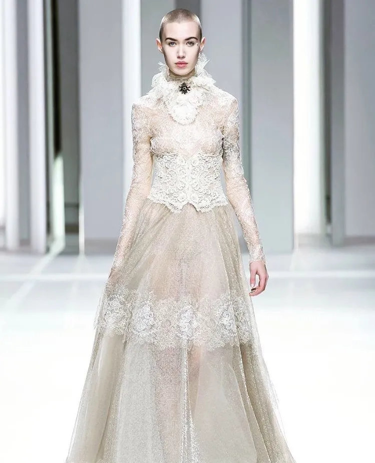 Fashionweek, Galia Lahav habille la femme en jouant sur la transparence...