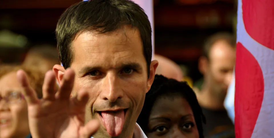 Hamon peuple...quand donc cesseras-tu d’être le jouet sombre au carnaval des autres ?