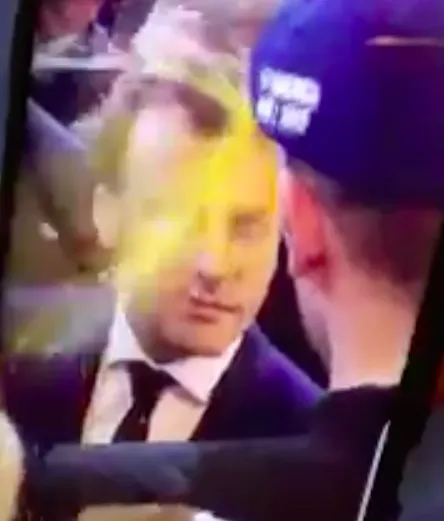 Macron : shampoing aux oeufs pour le champion des sondages