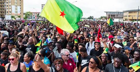 1423 commentaires pour tenter de comprendre la situation en Guyane