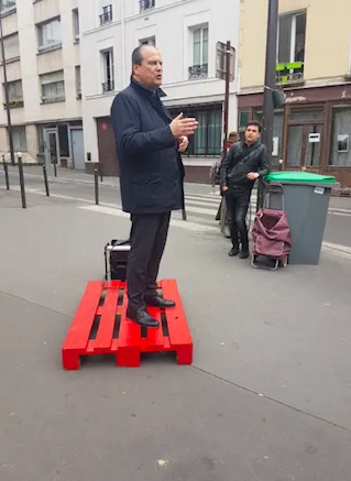 On savait que le Parti Socialiste était à la rue en France mais là...
