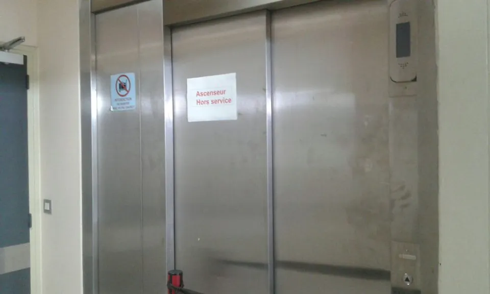 Un ascenseur en panne à l'aéroport Aimé Césaire en Martinique depuis...5 mois