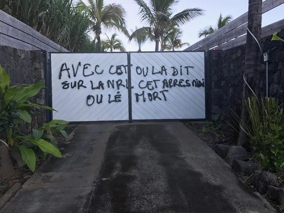 "Avec cet ou la dit sur la NRL cet après midi ou lé mort"