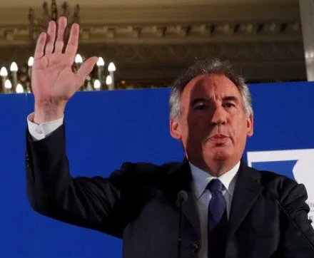Bayrou démissionne...il n'y a pas que la justice qui garde des sots...