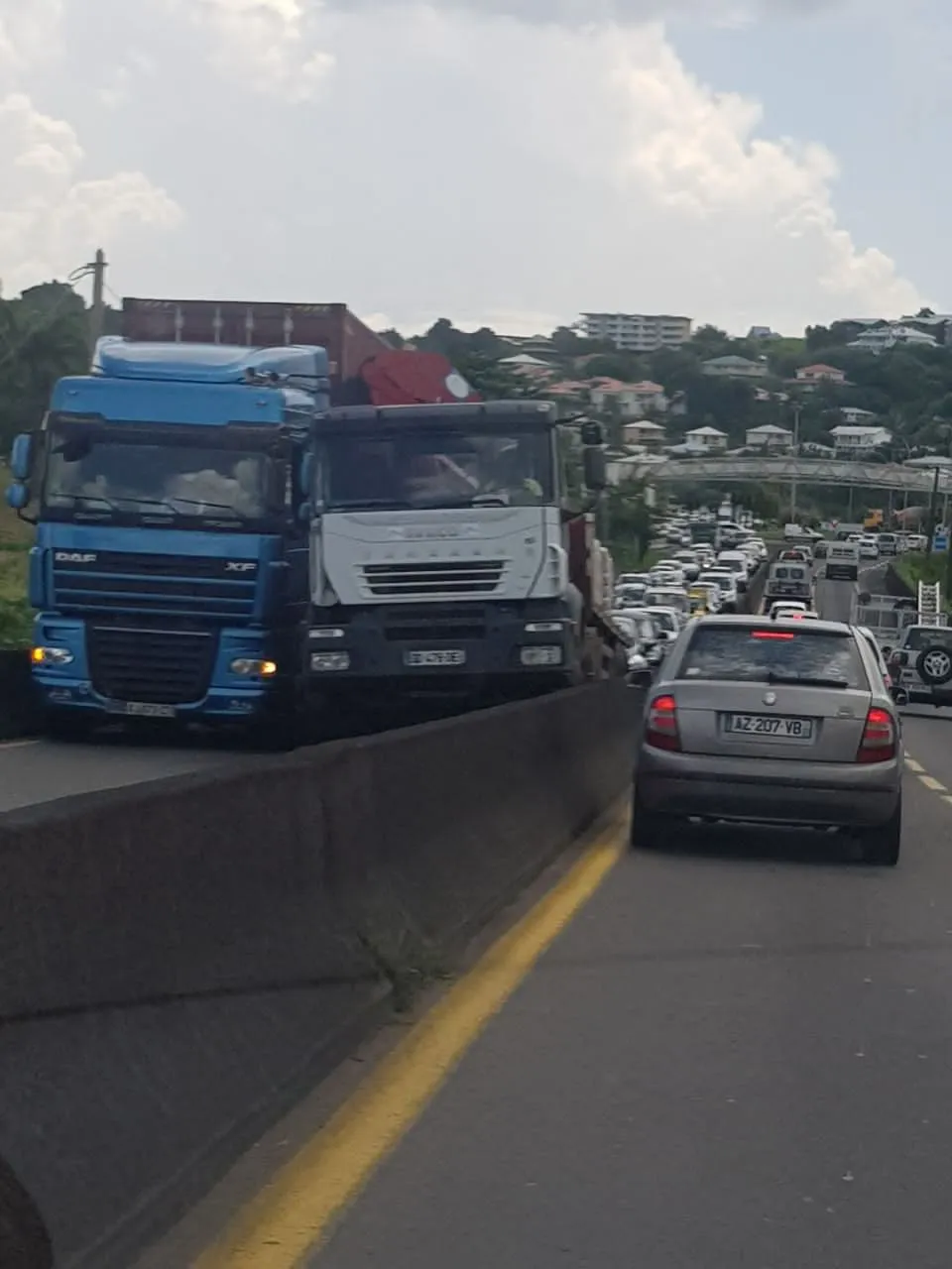 Quand le cas camion fout la merde en Martinique