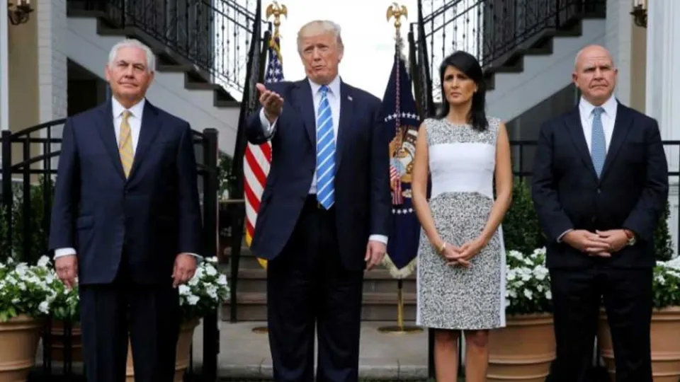 Trump, et maintenant "une option militaire" au Vénézuela...