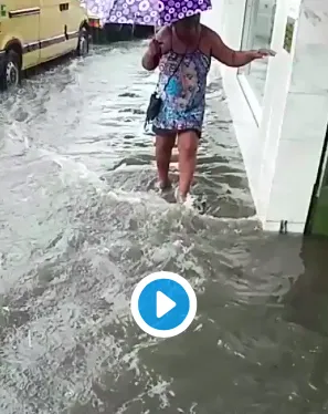 Martinique : Fort-de-France sous les eaux et trempée jusqu'aux os