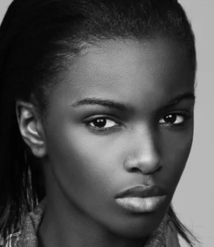 LONDON FASHION WEEK : « NOUS NE VOULONS QUE DES FILLES À LA PEAU CLAIRE »