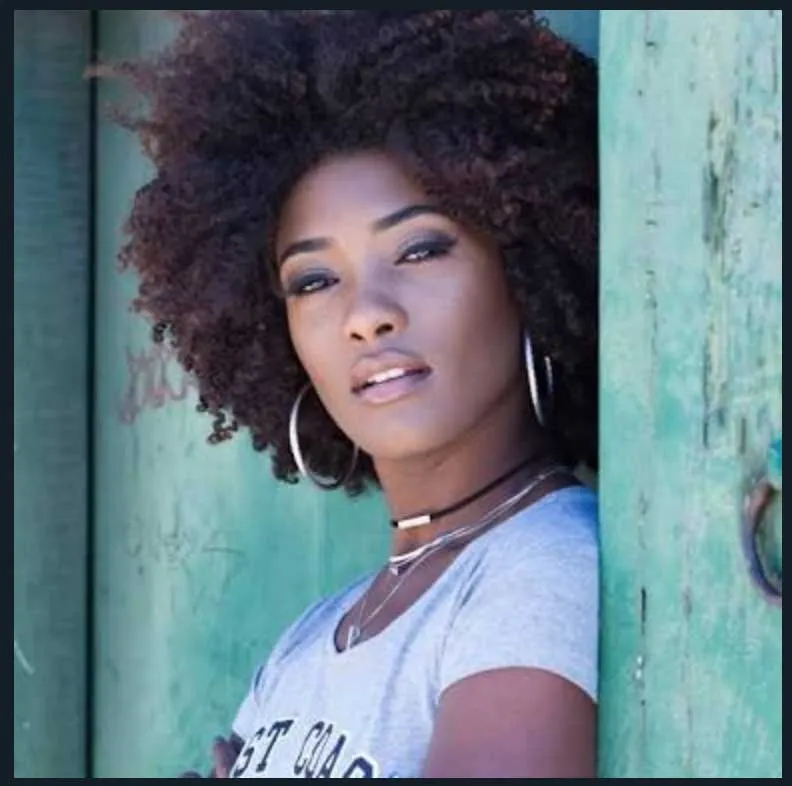 Miss Univers n'est pas jamaïcaine... 😞 (mais les photos sont belles)