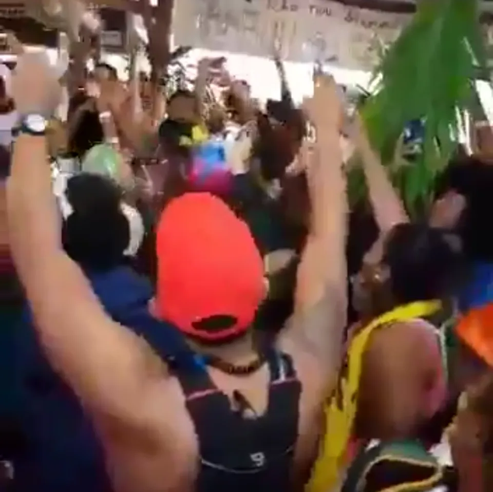 Le groupe « Dum Band Brass » au  Carnaval de la Martinique 🎵🎶🎶🎺🎺🥁🥁high high atansyon...🎵😑🎶