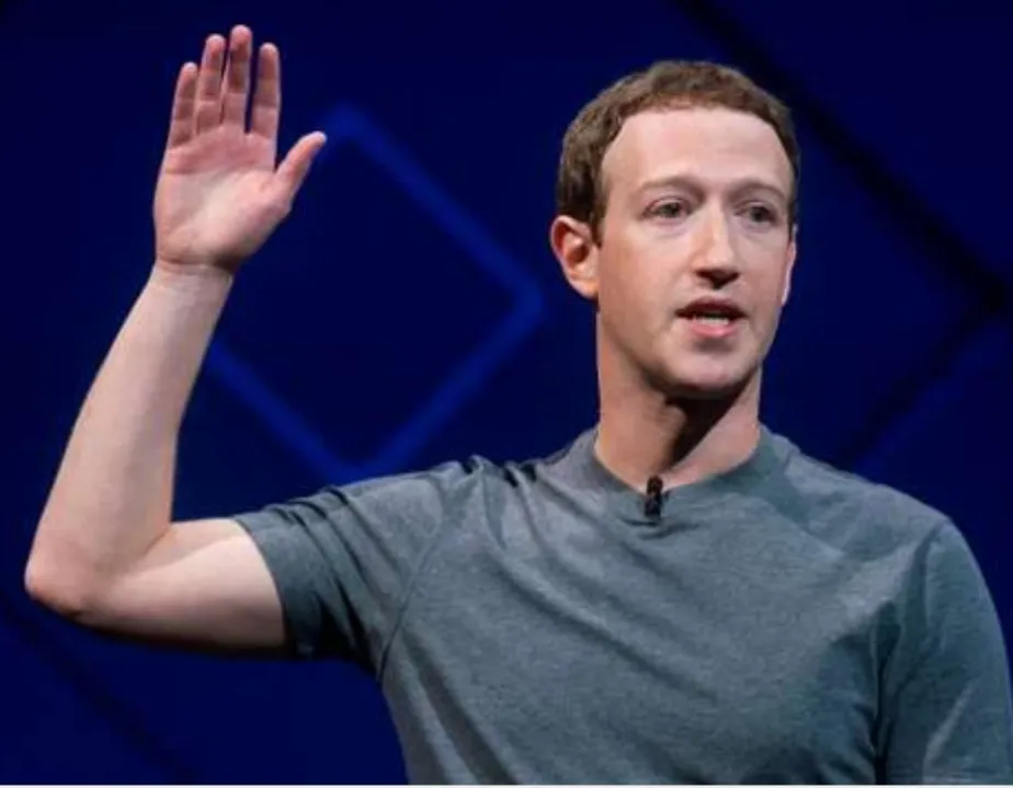 Mark Zuckerberg le patron de #Facebook est ...