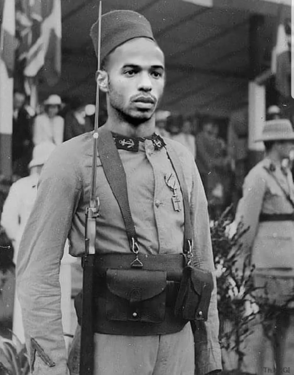 Eh oui...Titi cher zouave tu n'es qu'un sombre et ténébreux tirailleur quand tu te tires ailleurs