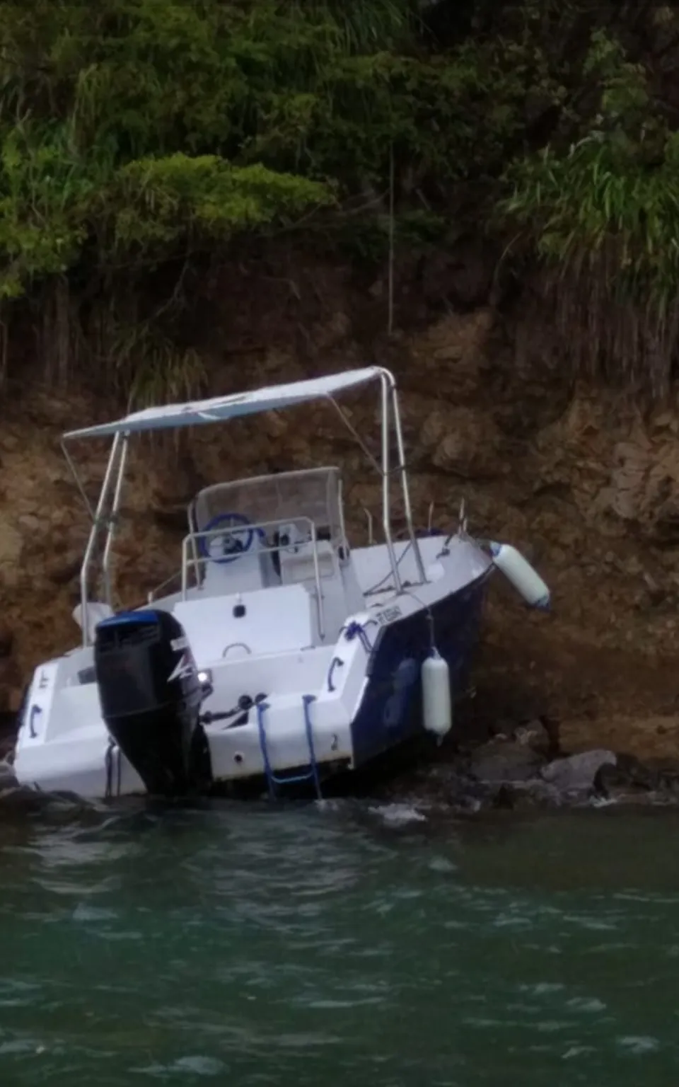Tour de la Martinique des yoles rondes : quatrième accident  d'un bateau moteur
