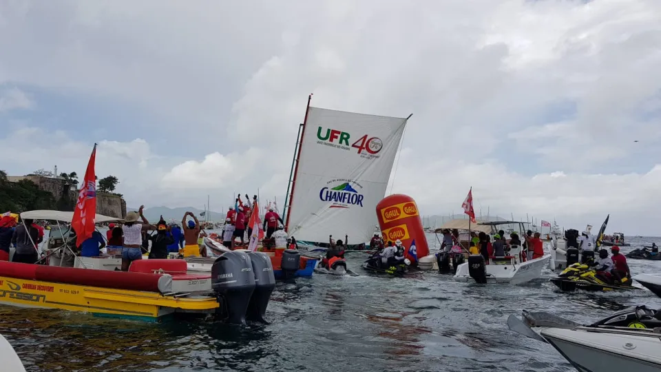 Tour de Martinique des Yoles Rondes 2018 : Et de 3 pour UFR/Chanflor à Fort-de-France et de 10 pour Félix Mérine