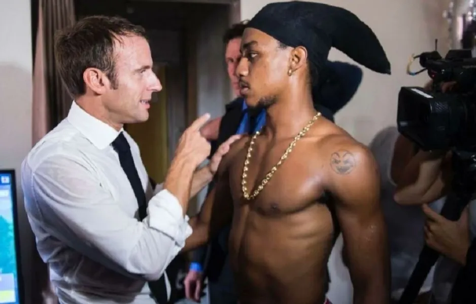 Emmanuel Macron pointe du doigt une jeunesse qui se braque